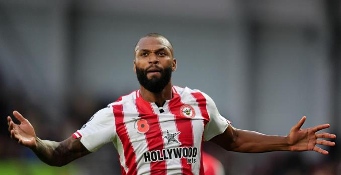 Igor Thiago bay cao ở Ngoại hạng Anh mùa này.