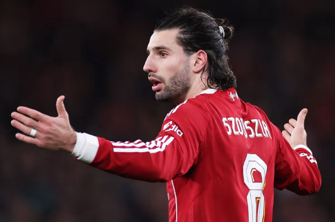 Liverpool cần sớm gia hạn để giữ ch&acirc;n Szoboszlai.