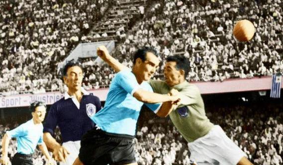 Scotland thảm bại trước Uruguay năm 1954.