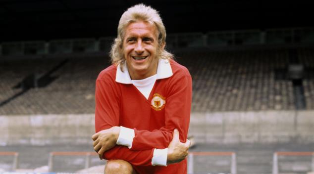 'Ho&agrave;ng đế' Denis Law.