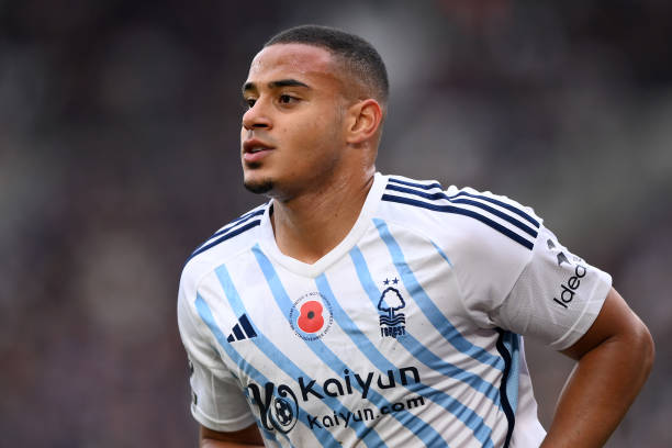 Ảnh bài viết Chelsea và Liverpool đại chiến vì "đá tảng" Nottingham Forest