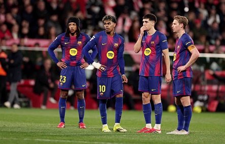 Barca đã đánh mất cơ bội trở lại với ngôi đầu sau trận thua Girona.