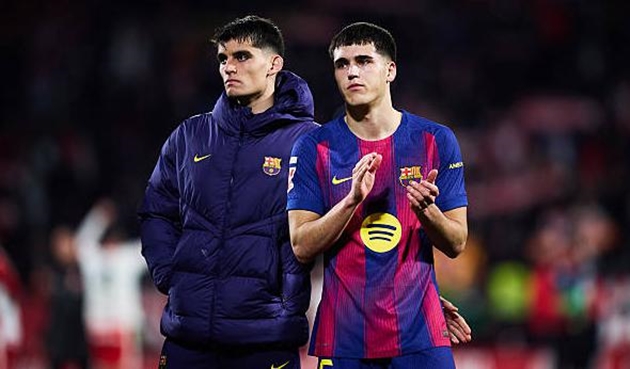 Pau Cubarsi không hài lòng với trọng tài ở trận thua Girona.