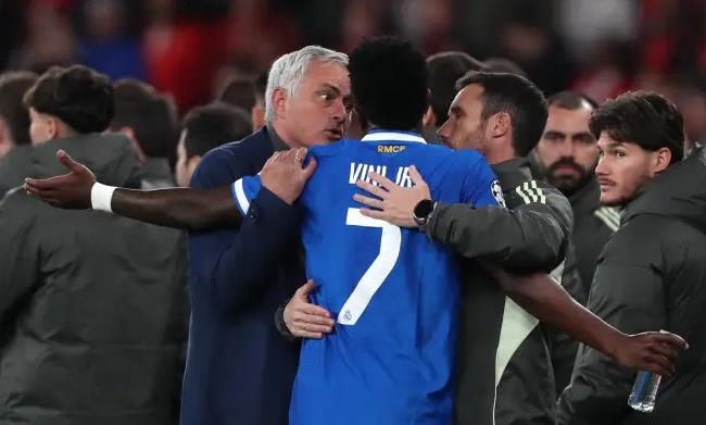 Real đã vượt qua được áp lực lớn trên đất Bồ Đào Nha.