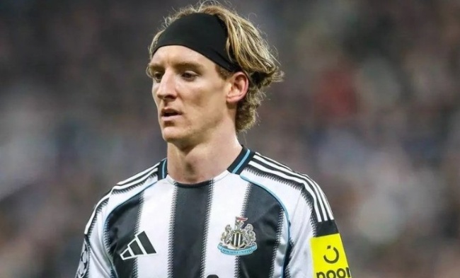 Ảnh bài viết Tin đồn chuyển nhượng tối 18/2: Liverpool nhắm Gordon thay Salah; MU săn đón Hayden Hackney