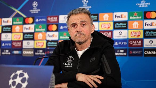 Luis Enrique h&agrave;i l&ograve;ng với m&agrave;n tr&igrave;nh diễn của PSG.