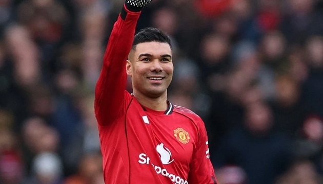 Casemiro đang thể hiện hình ảnh của một tiền vệ xuất sắc bậc nhất Ngoại Hạng Anh.