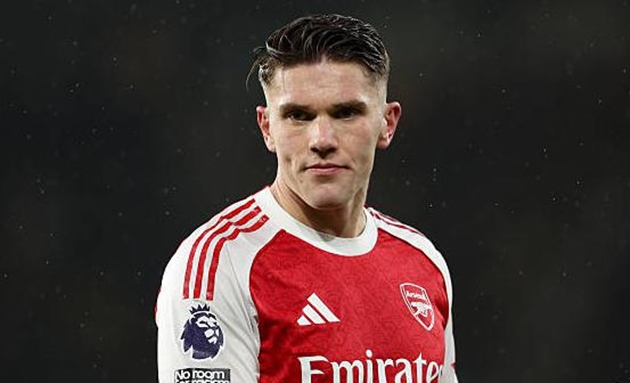 Viktor Gyokeres (6.8): Một đêm đáng quên đối với tiền đạo này. Anh hoàn toàn bị cô lập và chỉ có vỏn vẹn 6 lần chạm bóng trong hiệp một. Tình hình cũng không mấy khả quan hơn trong hiệp hai trước khi anh bị thay ra.

Noni Madueke (6.8): Một trận đấu mờ nhạt của cựu cầu thủ chạy cánh Chelsea. Anh không tạo ra được nhiều đột biến và bị rút ra sân ở phút 65 sau khi không để lại dấu ấn đáng kể nào.

Gabriel Martinelli (6.4): Tiền đạo người Brazil có một ngày thi đấu dưới sức. Anh gặp rất nhiều khó khăn và thường xuyên thất thế trong các cuộc đối đầu tay đôi với Mosquera ở hành lang cánh trái.