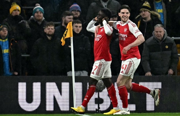 Ảnh bài viết Saka thăng hoa không gánh nổi hàng thủ Arsenal