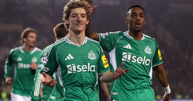 Gordon là người hùng của Newcastle trong trận thắng Qarabag.