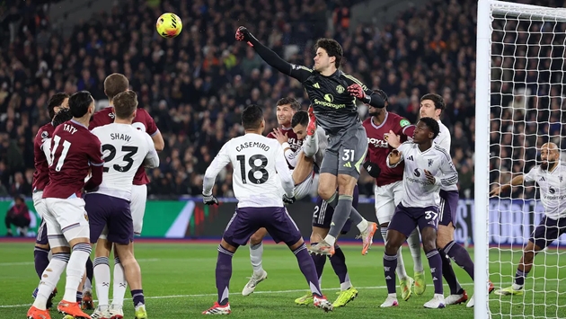 Senne Lammens thăng tiến vượt bậc trong màu áo Man United.