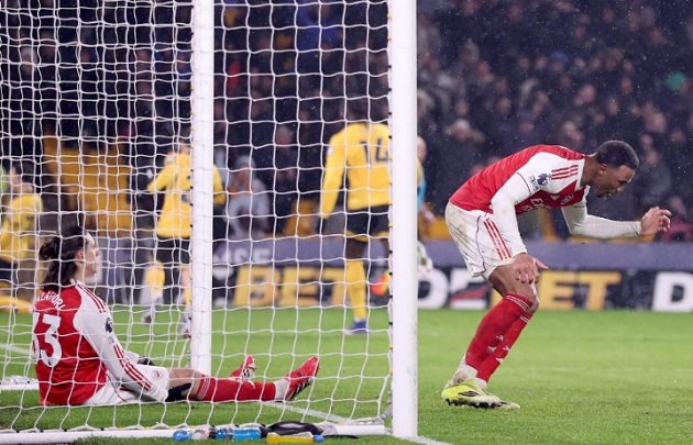 Ảnh bài viết Thói quen đi trên dây đe dọa ngôi vương Arsenal