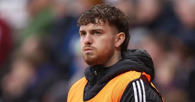 Harvey Elliott kh&ocirc;ng được trọng dụng tại Ngoại hạng Anh.