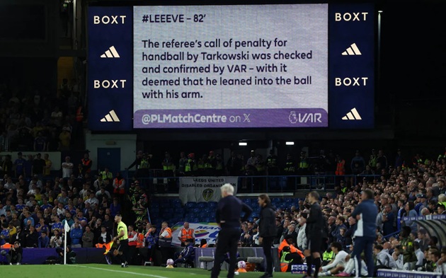 Công nghệ trên sân cỏ vẫn chưa hết tranh cãi.