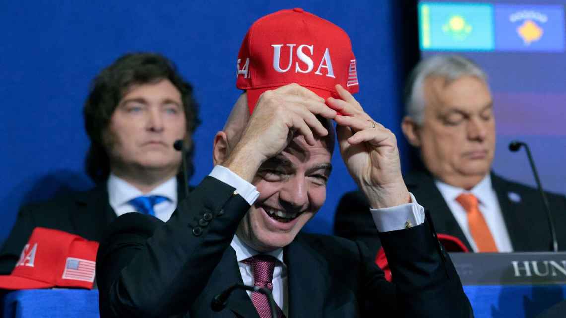 Ảnh bài viết IOC điều tra Chủ tịch FIFA sau cuộc gặp Donald Trump