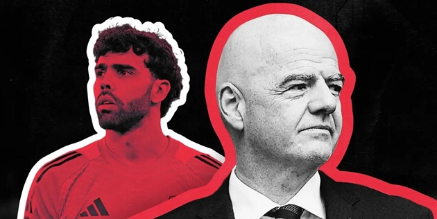 C&aacute;c thủ m&ocirc;n đang bị bỏ rơi tr&ecirc;n s&acirc;n.