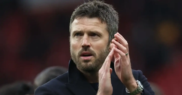 HLV Carrick đang biến bầu kh&ocirc;ng kh&iacute; tại Carrington trở n&ecirc;n tốt hơn.