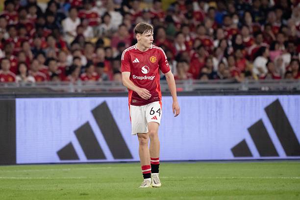 Ảnh bài viết Thương vụ thầm lặng giúp Man Utd giải bài toán tuyến giữa