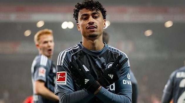 Nathaniel Brown được nhiều &ocirc;ng lớn quan t&acirc;m.