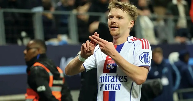 Pavel Sulc c&oacute; phong độ ấn tượng ở Lyon.