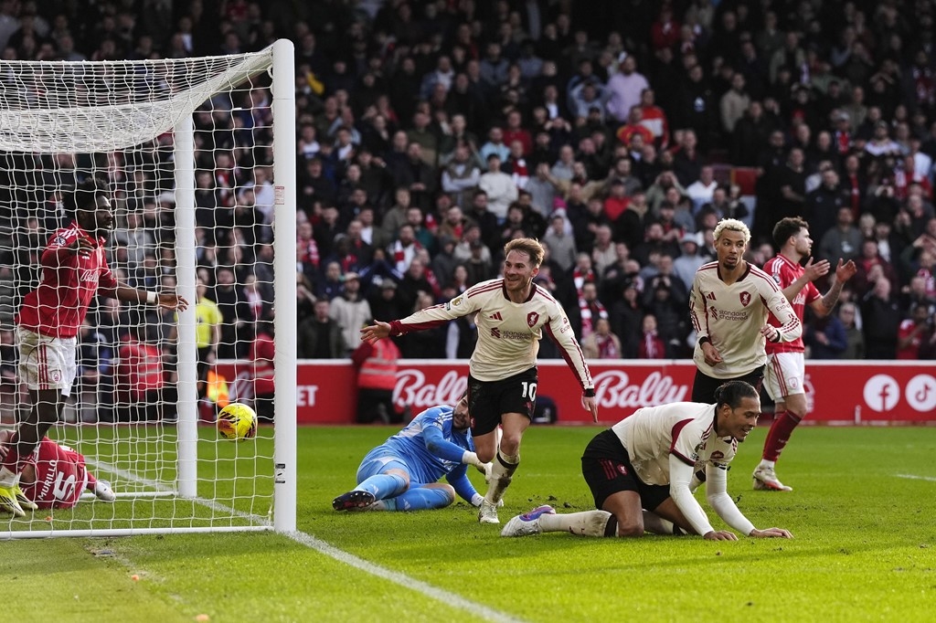 Liverpool c&oacute; chiến thắng nghẹt thở trước Nottingham Forest.