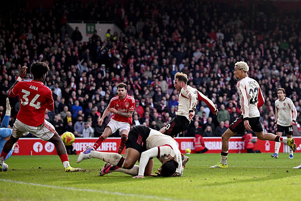 Ảnh bài viết 5 điểm nhấn Forest 0-1 Liverpool: Salah mất hút; "Bức tường" Alisson
