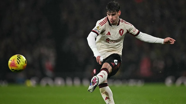 Milos Kerkez (6/10):&nbsp;Tr&ograve;n vai trong ph&ograve;ng ngự, hạn chế khả năng hỗ trợ tấn c&ocirc;ng.