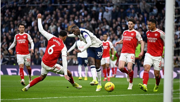 Muani ghi bàn nhưng không thể có được niềm vui trọn vẹn.