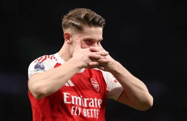 Ảnh bài viết Neville ca ngợi Gyokeres sau khi Arsenal hạ Tottenham