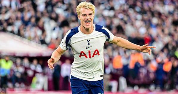 MU c&oacute; n&ecirc;n chi tiền v&igrave; Lucas Bergvall?