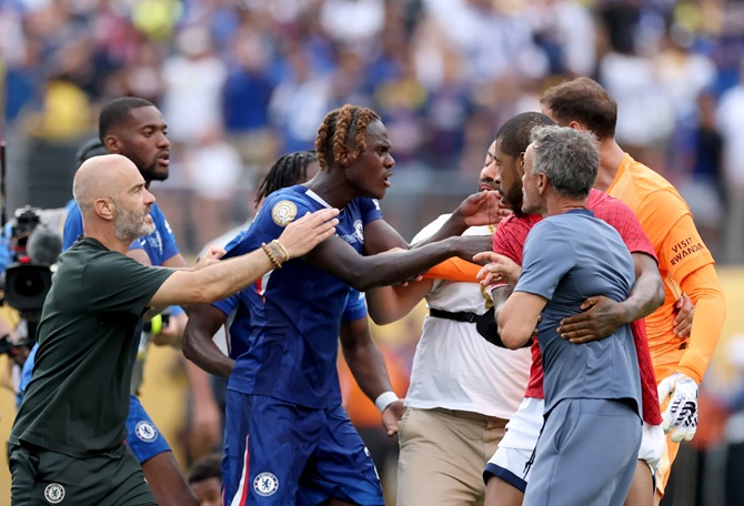 Enrique muốn gặp lại Chelsea.