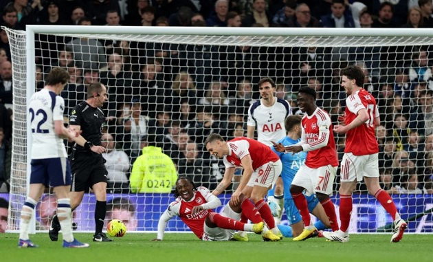 Ảnh bài viết Eze khiến Martinelli trầm trồ ở trận đại thắng Spurs