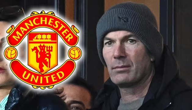 Zidane nhiều lần từ chối Man United.