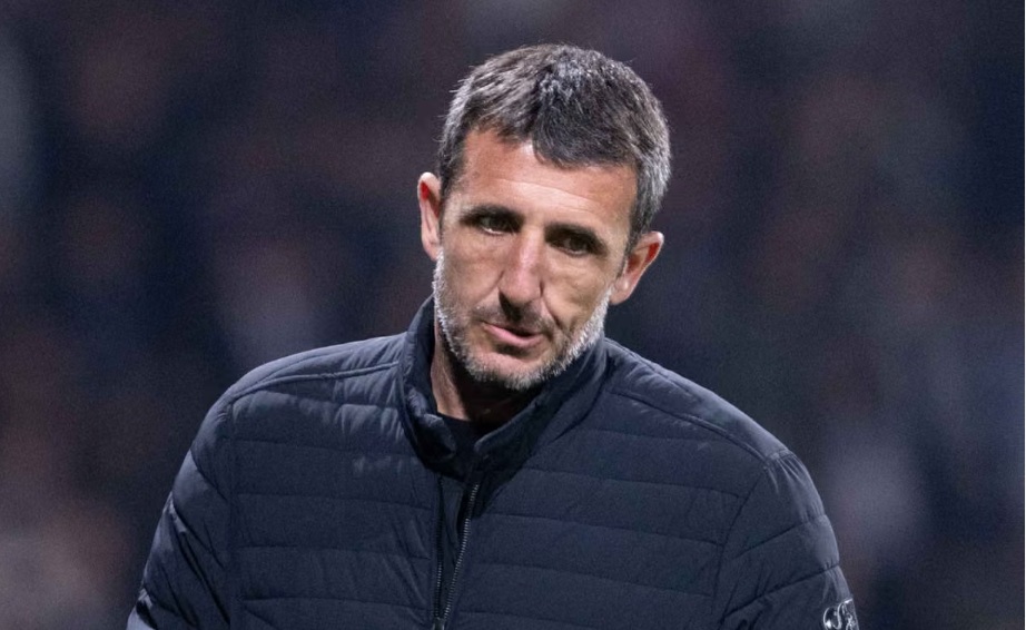  Gilli vừa bị Paris FC sa thải.