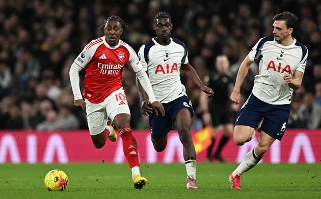 Eze lấy lại phong độ với hai b&agrave;n thắng trước Spurs.