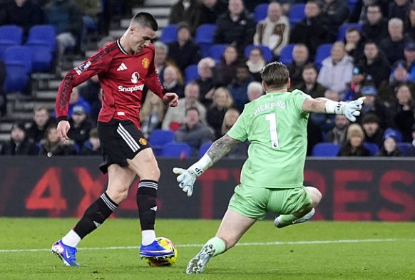 Sesko một lần nữa sắm vai người hùng của MU.