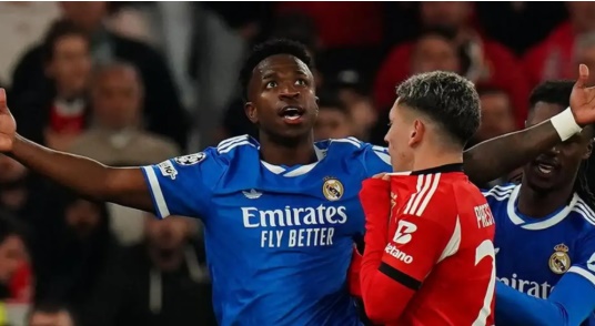 Ảnh bài viết Bị treo giò, Prestianni vẫn cùng Benfica hành quân đến Madrid