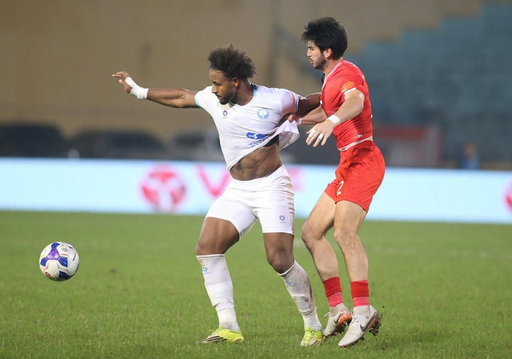 Xu&acirc;n Son tiếp tục g&acirc;y thất vọng ở V-League. Ảnh: Vietnamnet.