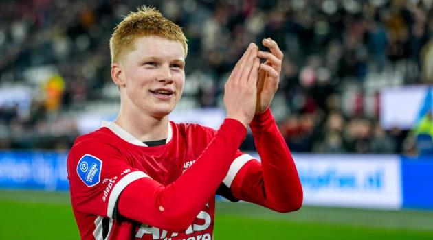 Ảnh bài viết Rio Ferdinand khuyên Man Utd mua tiểu De Jong giá 52 triệu bảng