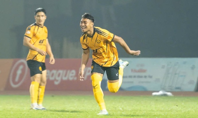 Ảnh bài viết Điểm tin bóng đá Việt Nam 25/2: Văn Hậu lập siêu phẩm; Thanh Hóa dùng thủ môn đá tiền đạo