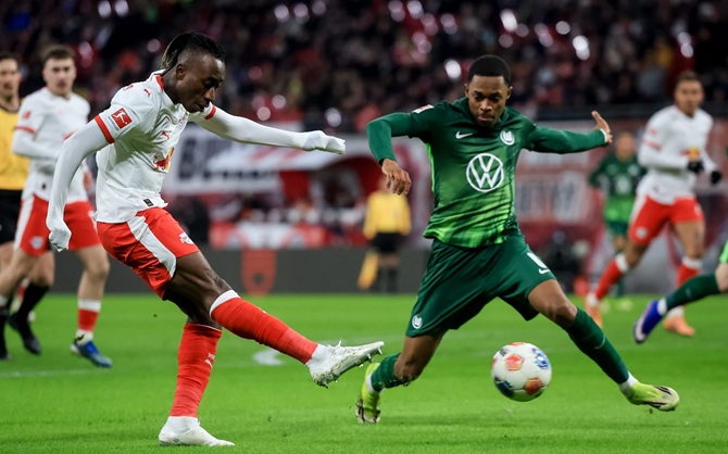 Diomande đang bị tranh chấp bởi 2 công ty đại diện.