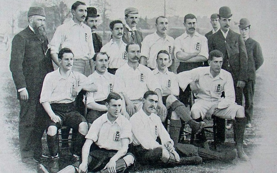 Đội tuyển Anh trước trận đấu với Scotland tại Richmond năm 1893.