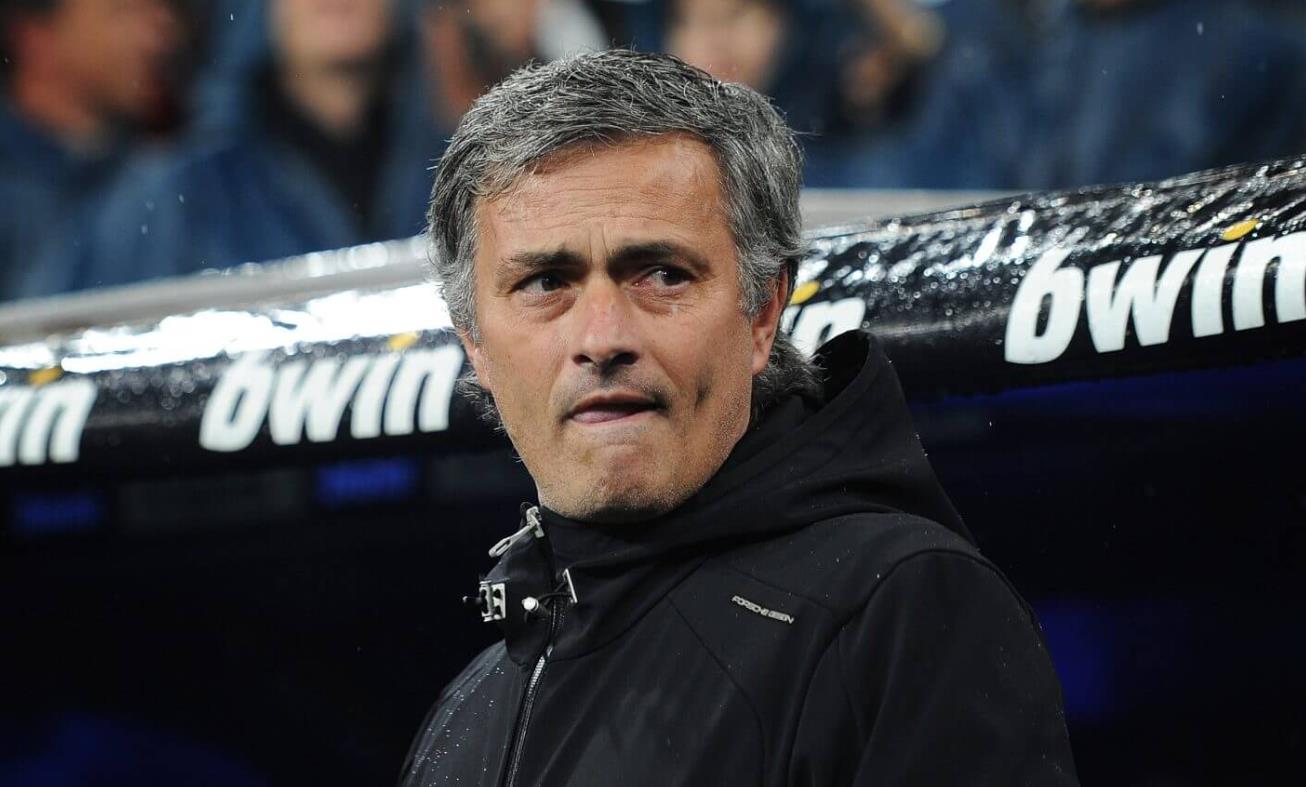 Mourinho c&oacute; cuộc đối đầu duy&ecirc;n nợ với Real.