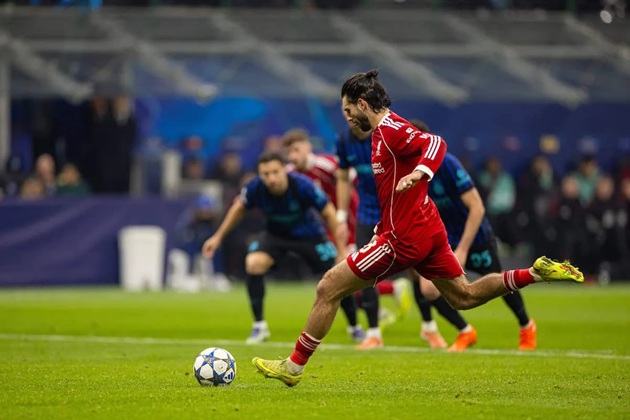 Inter đã thua đau ở cuối trận và phải đá play-off.