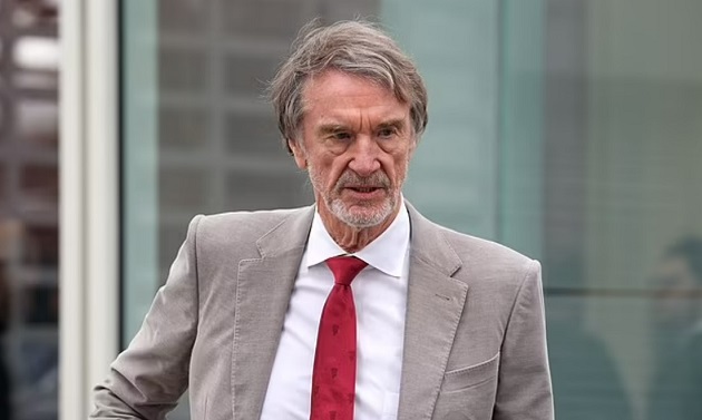 Sir Jim Ratcliffe đã mạnh dạn sa thải một loạt nhân sự ở Old Trafford.