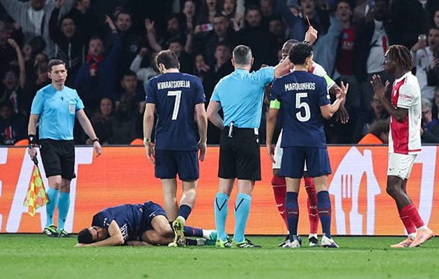 Việc Mamadou Coulibaly bị truất quyền thi đấu khiến Monaco gặp kh&oacute;.