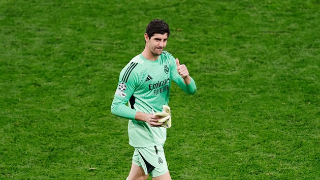  Courtois đ&atilde; g&oacute;p c&ocirc;ng gi&uacute;p Real đi tiếp.
