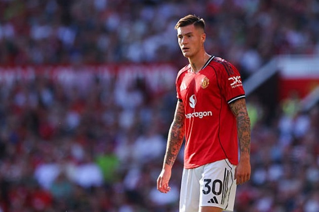 Ảnh bài viết Steve Bruce chỉ ra cơn đau đầu của Carrick vụ Sesko