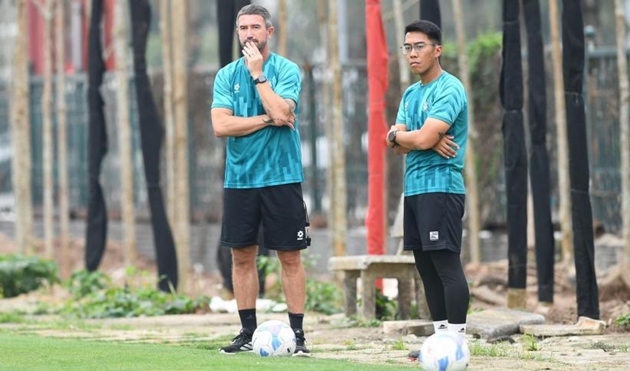  H&agrave; Nội FC đang được dẫn dắt bởi HLV danh tiếng Harry Kewell.