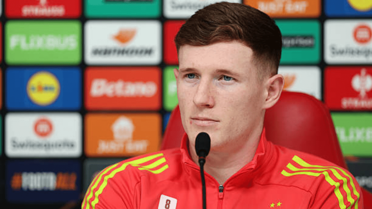 Ảnh bài viết Elliot Anderson lên tiếng về tin đồn gia nhập Man Utd